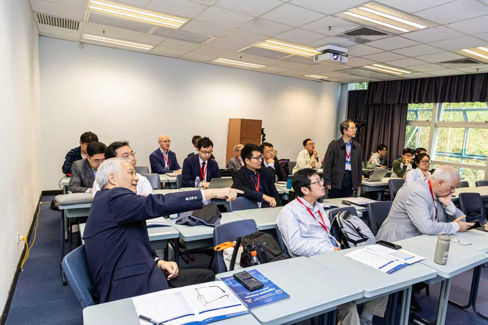 中国科学院学部科学与技术前沿论坛“聚集体科学”在港成功举办